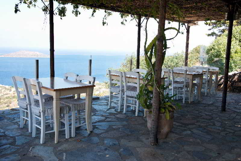 Adrakos Apartments