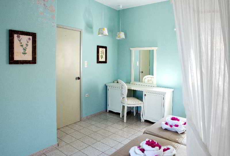 Adrakos Apartments