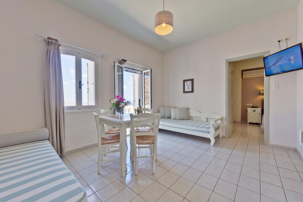 Adrakos Apartments