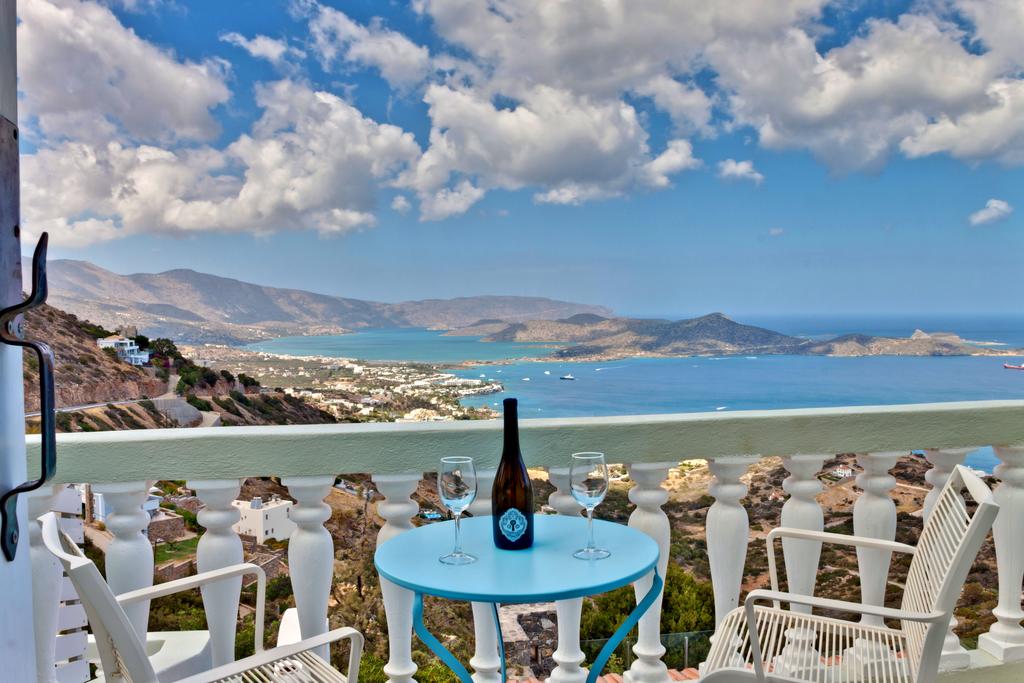 Adrakos Apartments