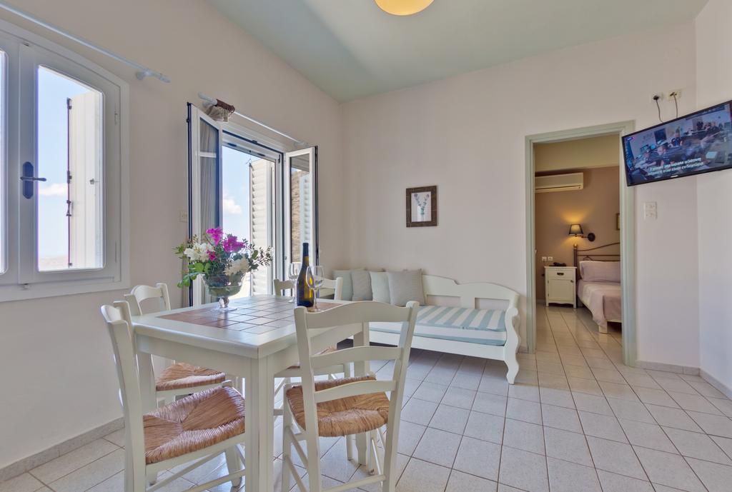 Adrakos Apartments