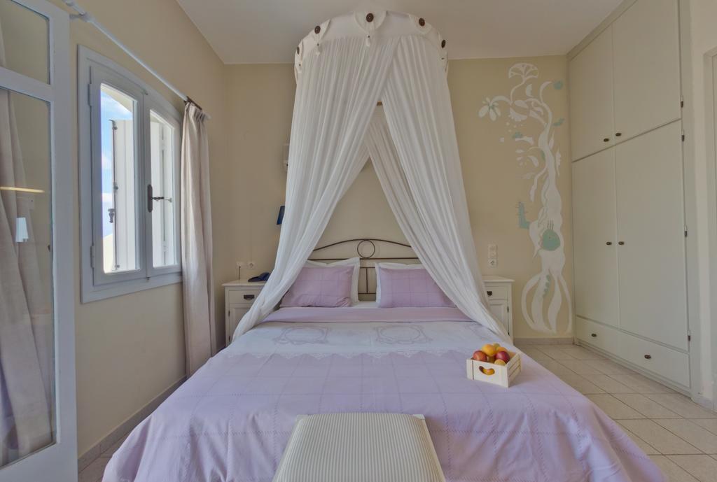 Adrakos Apartments