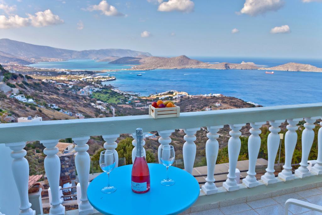 Adrakos Apartments
