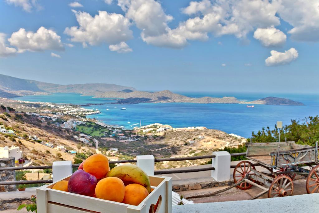 Adrakos Apartments