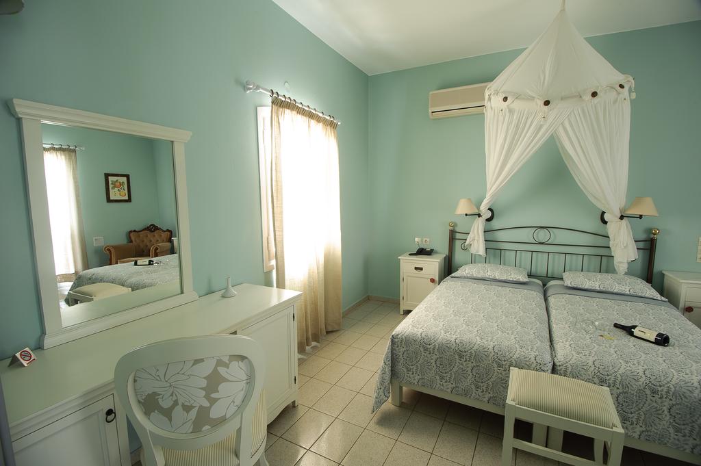 Adrakos Apartments