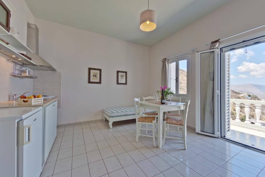Adrakos Apartments