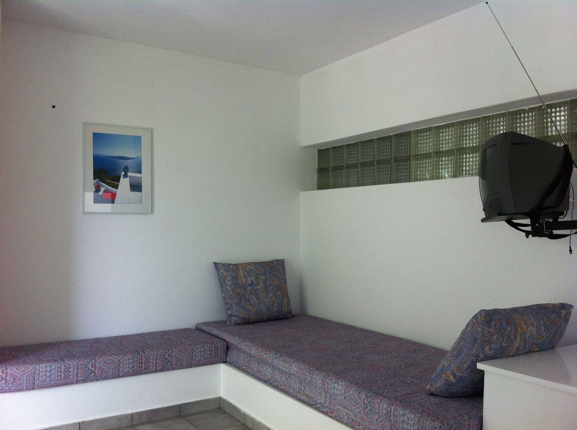 Markakis Apartments
