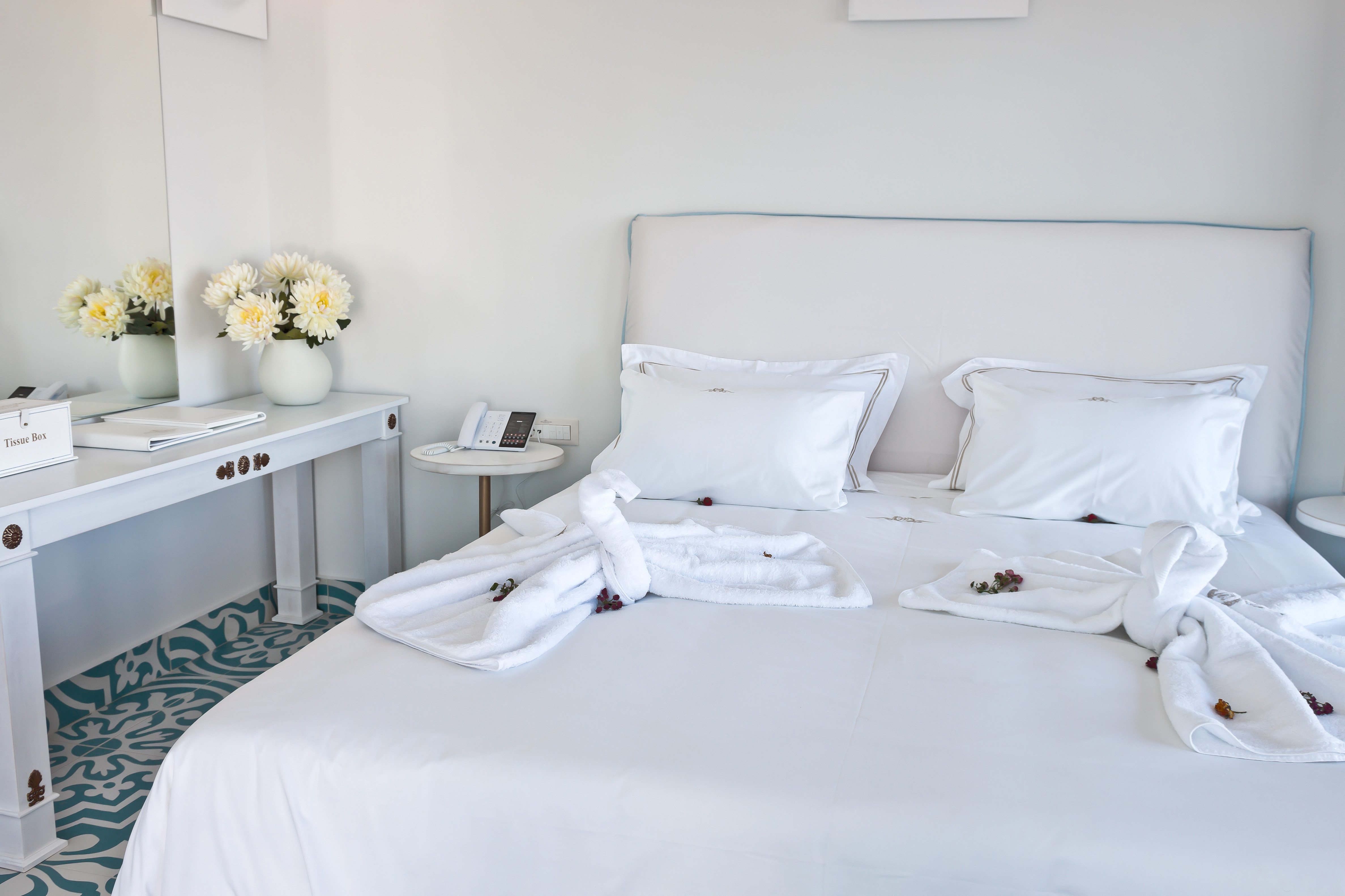 Royal Marmin Bay Boutique & Art Hotel