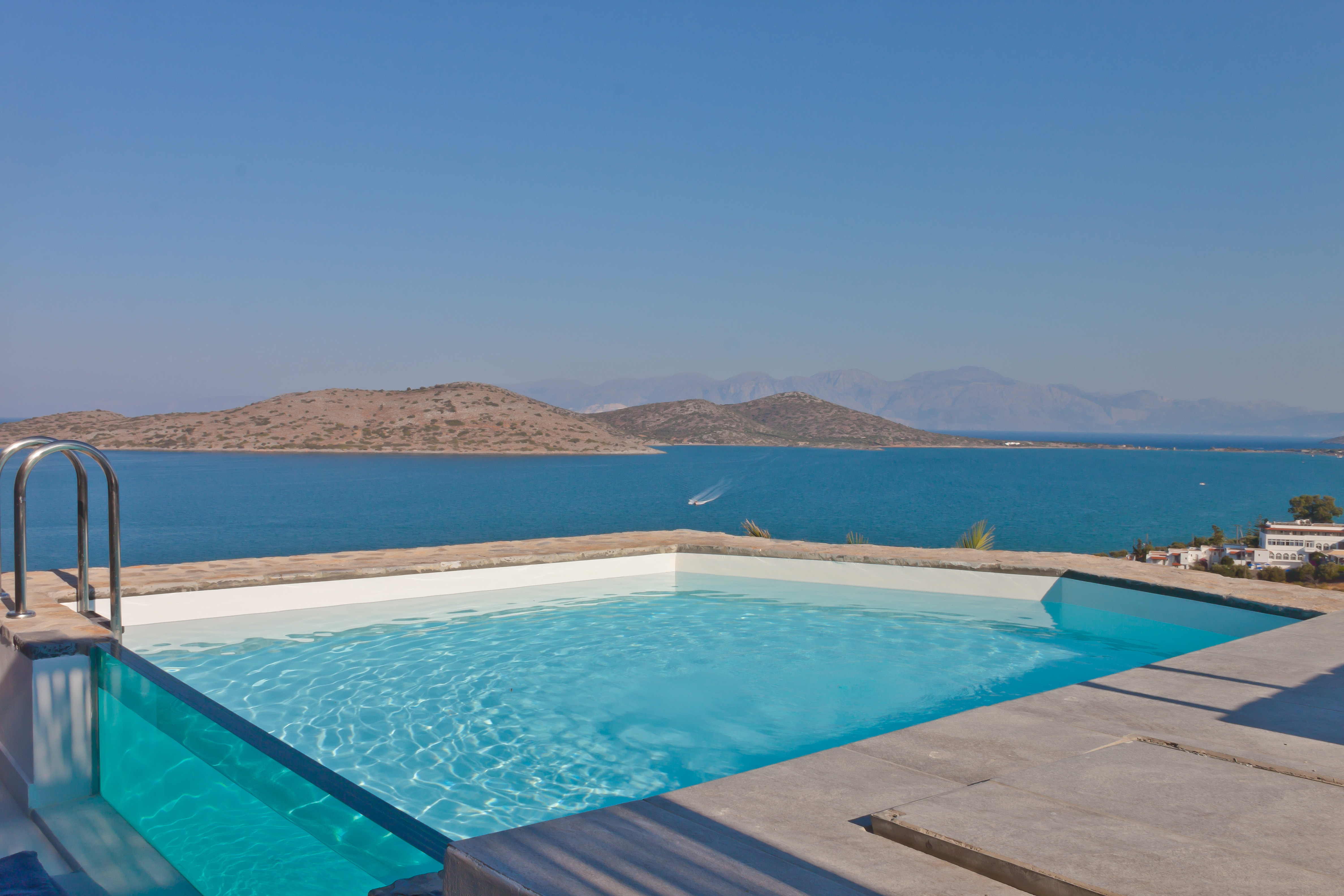 Royal Marmin Bay Boutique & Art Hotel