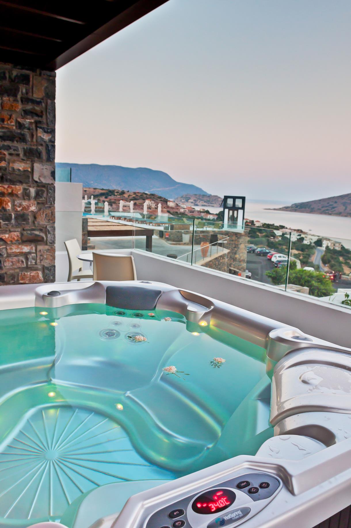 Royal Marmin Bay Boutique & Art Hotel