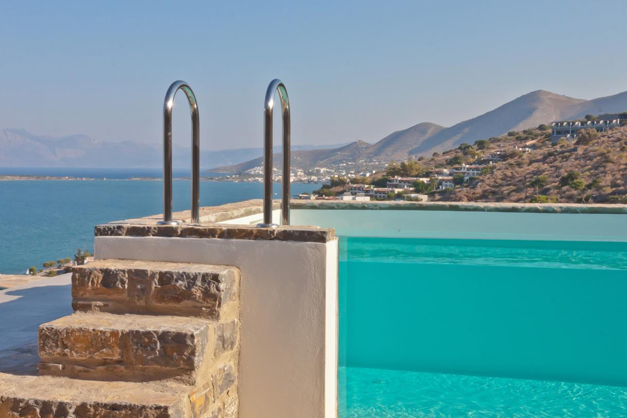 Royal Marmin Bay Boutique & Art Hotel
