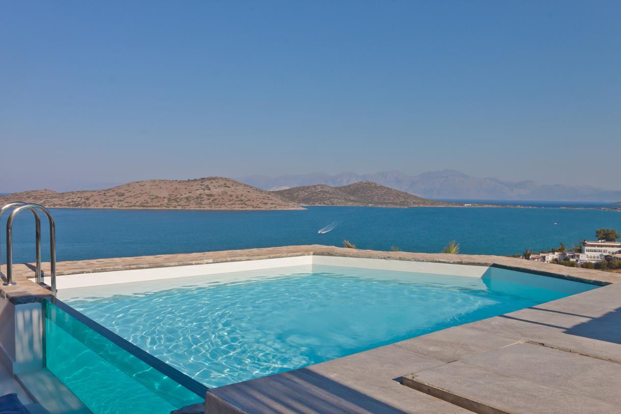 Royal Marmin Bay Boutique & Art Hotel