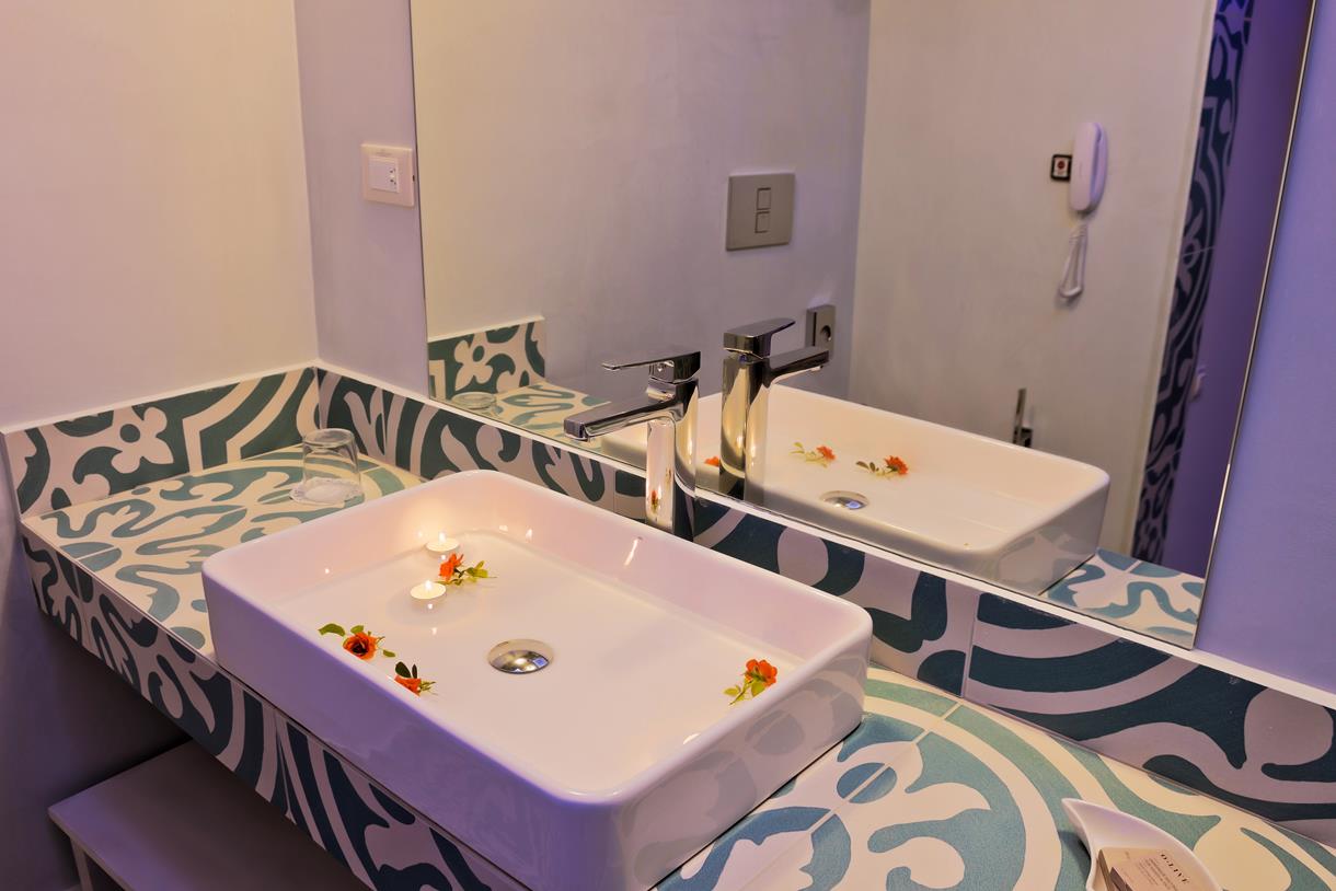 Royal Marmin Bay Boutique & Art Hotel