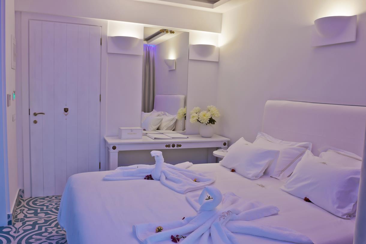 Royal Marmin Bay Boutique & Art Hotel
