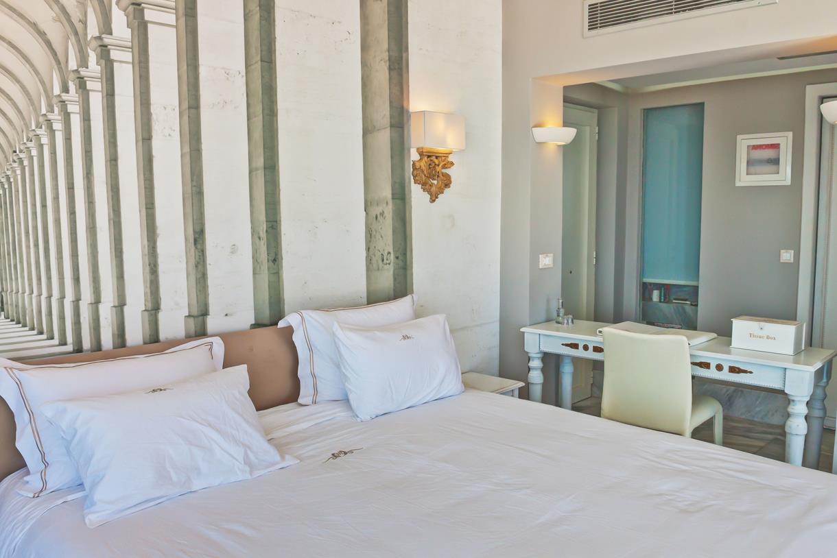 Royal Marmin Bay Boutique & Art Hotel