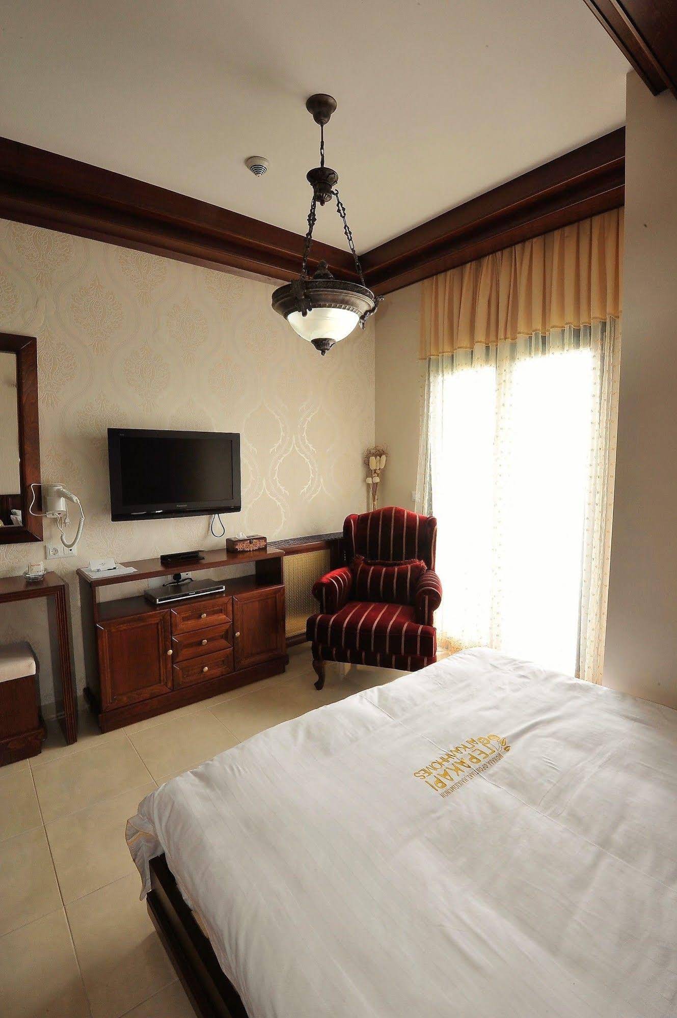 Alexander Hotel Gerakari