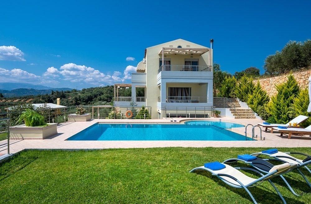 Athinais Villa
