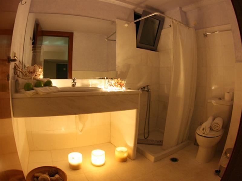 Golden Bay Hotel & Bungalows