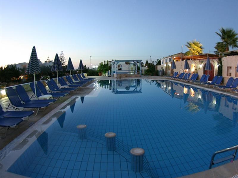 Golden Bay Hotel & Bungalows