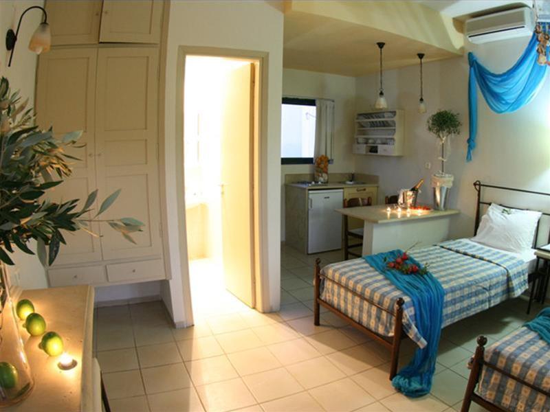 Golden Bay Hotel & Bungalows