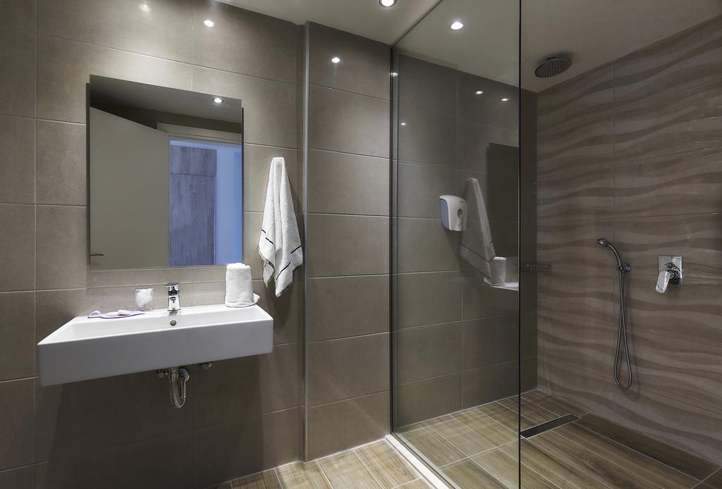 Vasia Royal Hotel