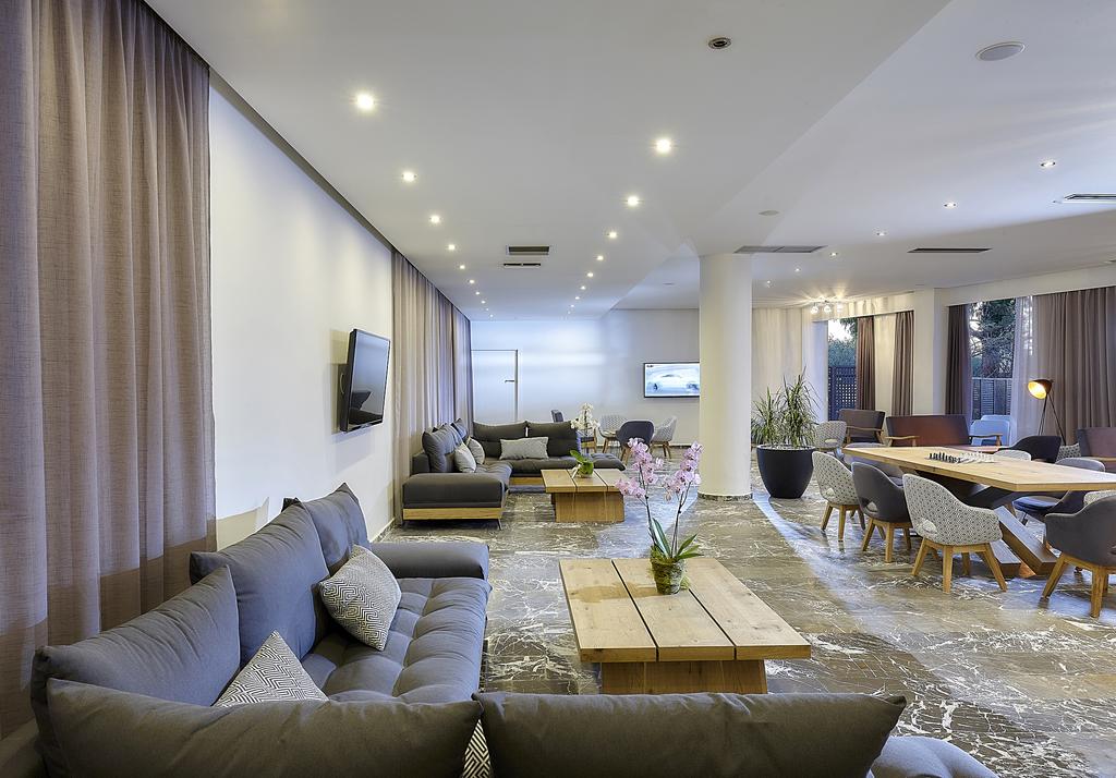 Vasia Royal Hotel