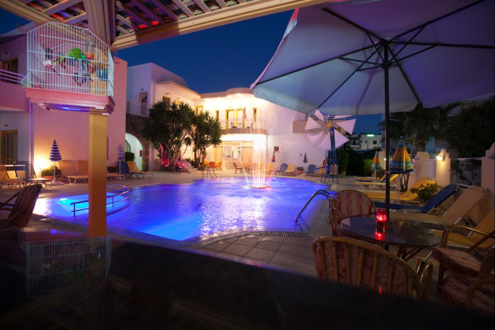 Cosmi Apartments By Estia