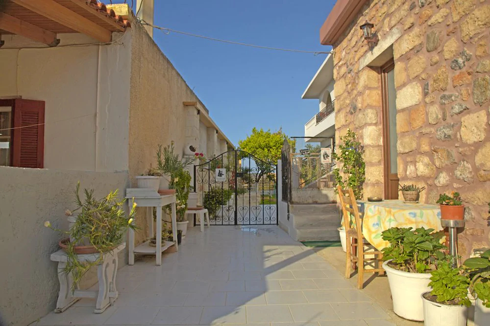 Niriides Home