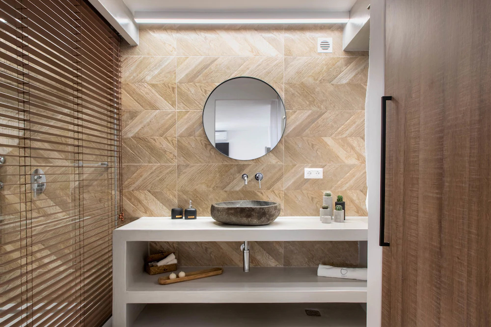Pebble Luxury Suite by the Sea