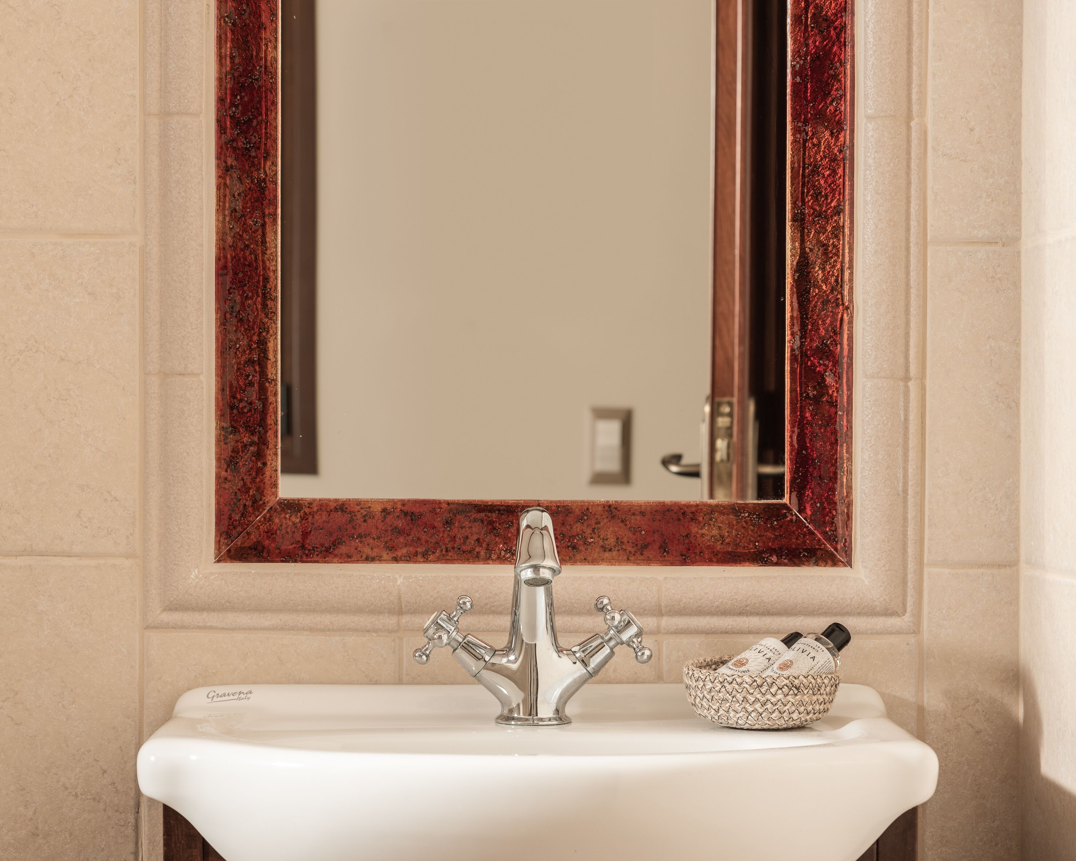 Manili Boutique Suites & Villas