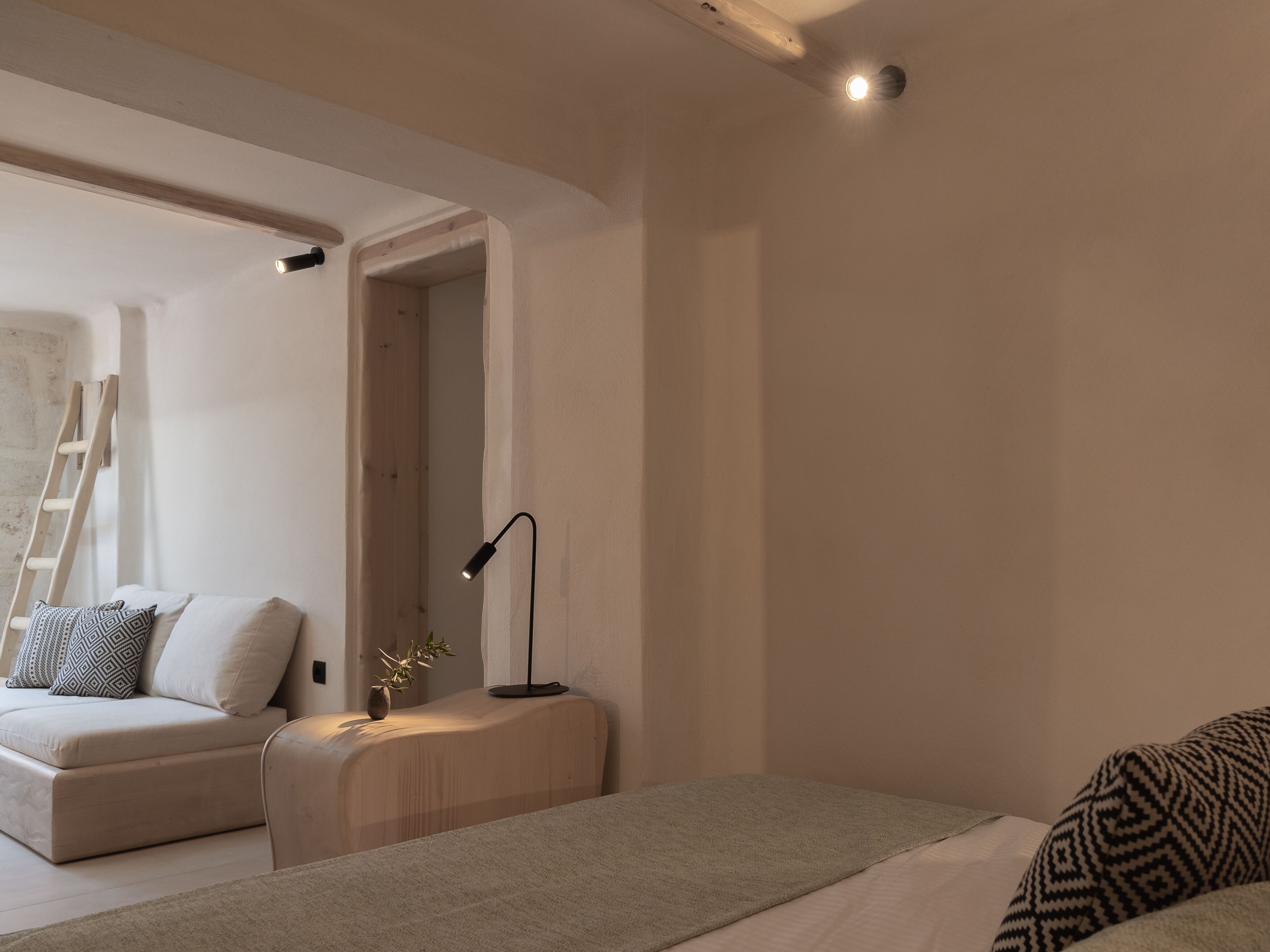 Manili Boutique Suites & Villas