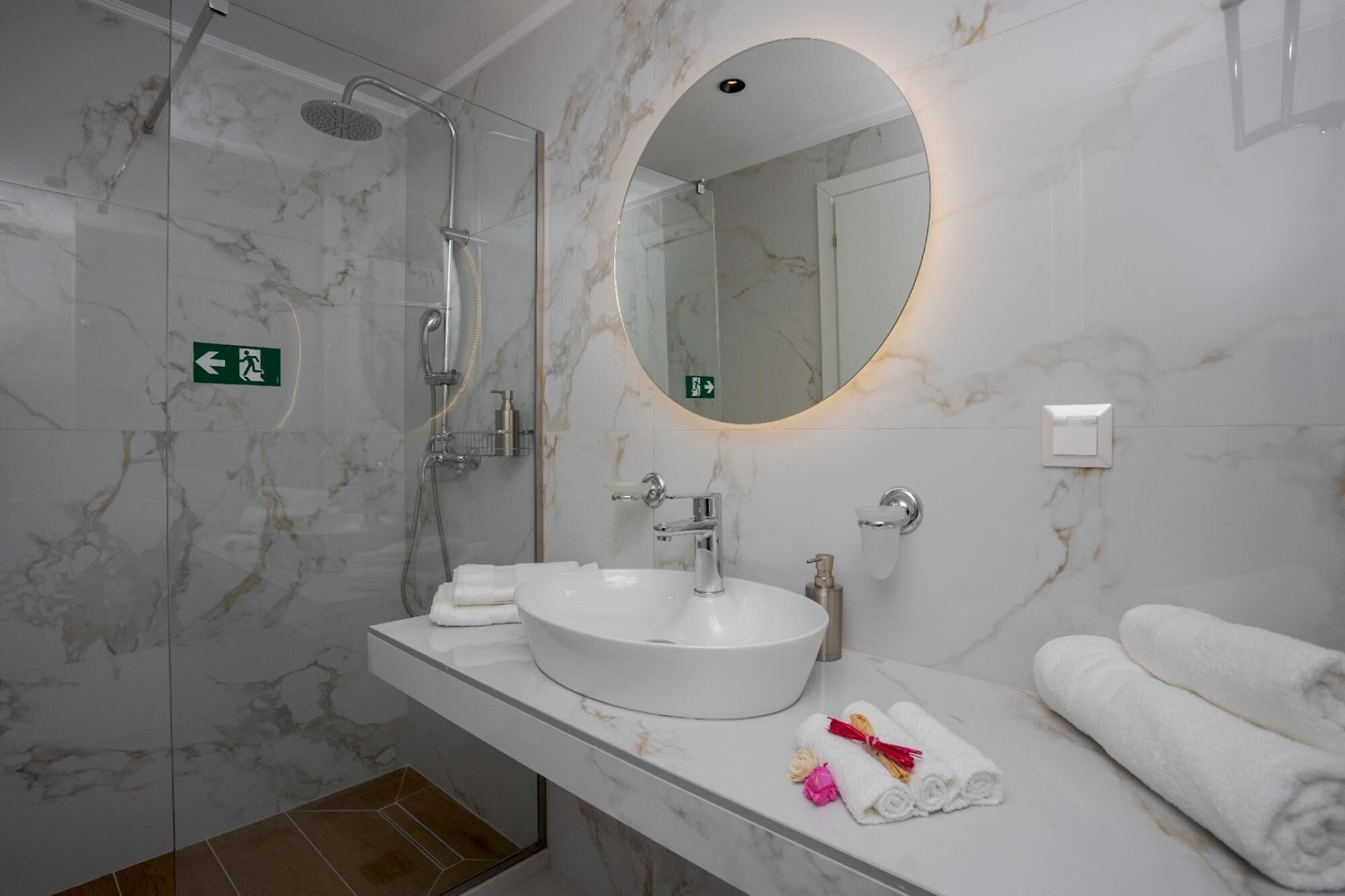 Myra Mare White Suite by Estia