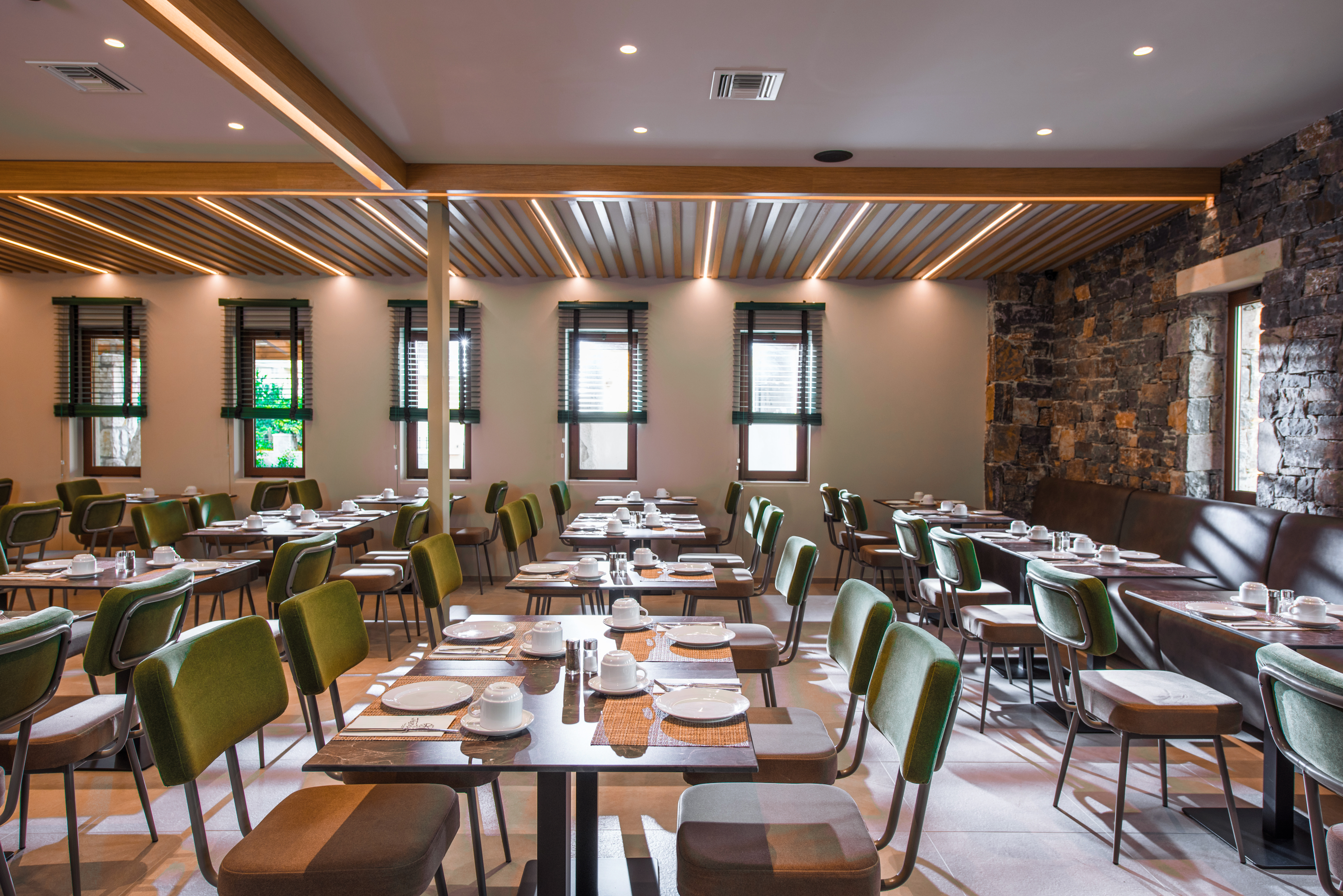 Petousis Hotel & Suites