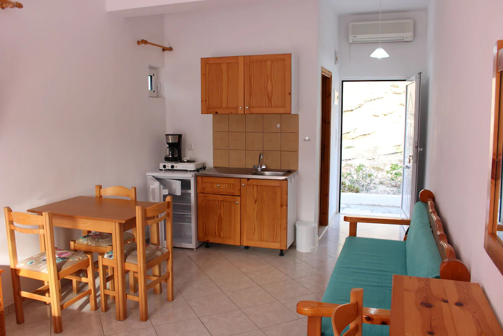 Aaron Studios Apartments