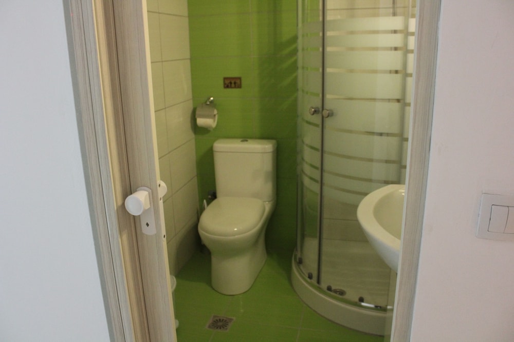 Aaron Studios Apartments