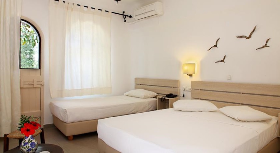 Coriva Beach Hotel & Bungalows