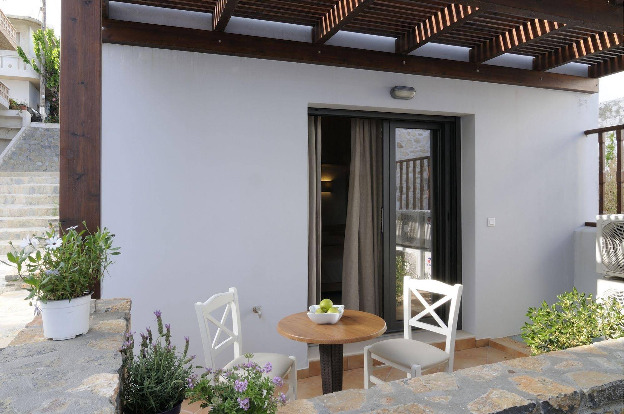 Myrtos Mare Suites