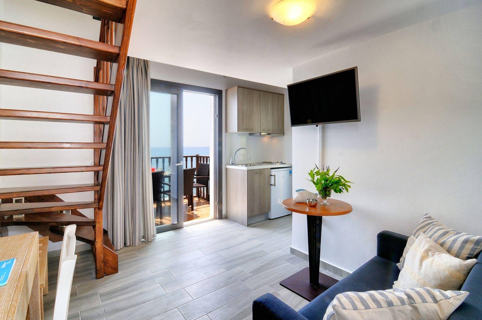 Myrtos Mare Suites