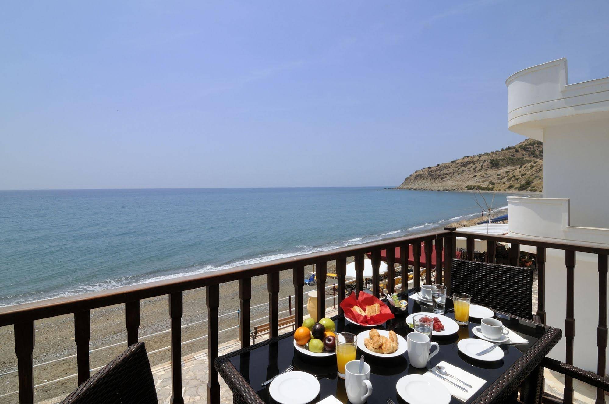 Myrtos Mare Suites