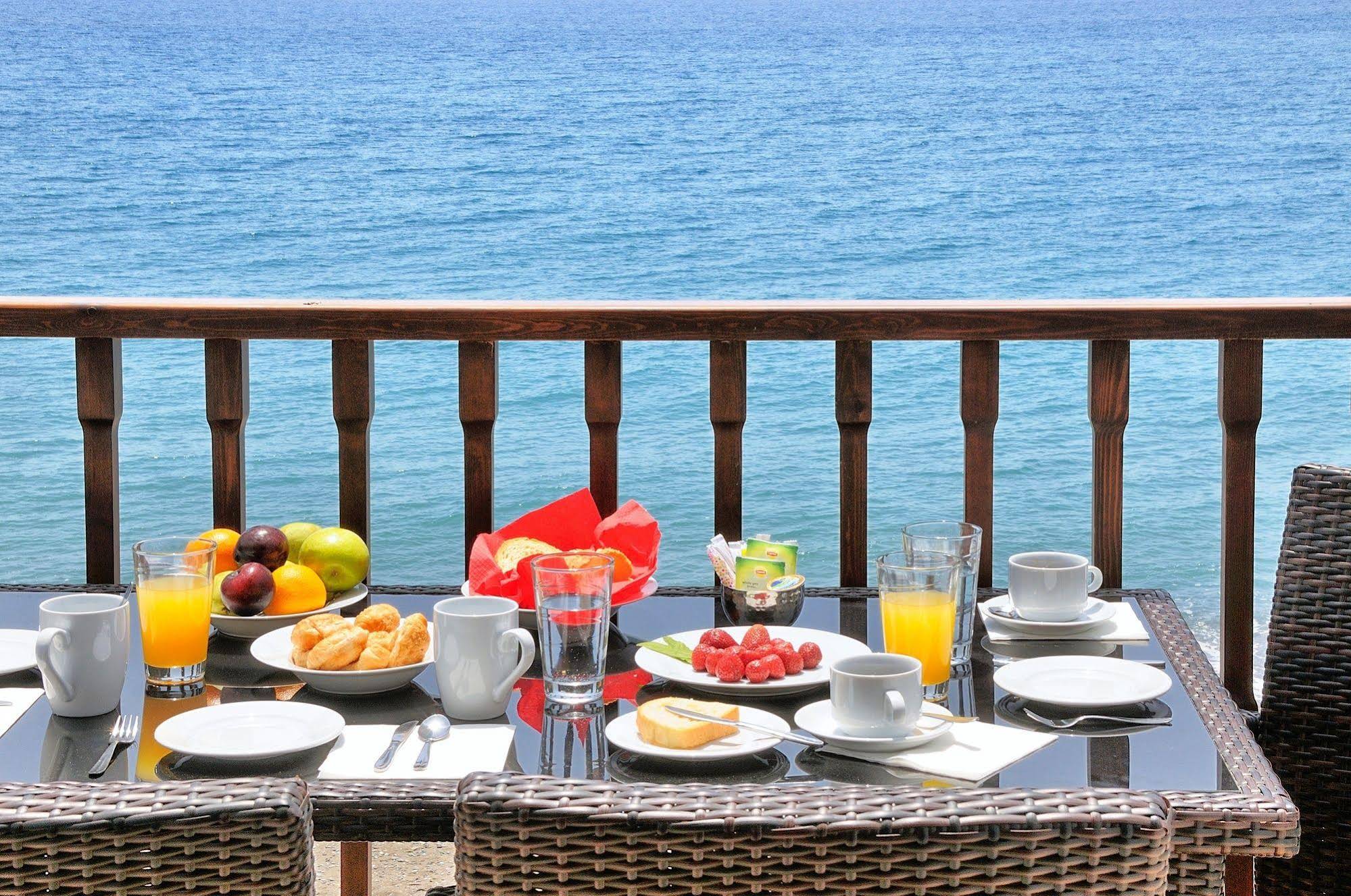 Myrtos Mare Suites
