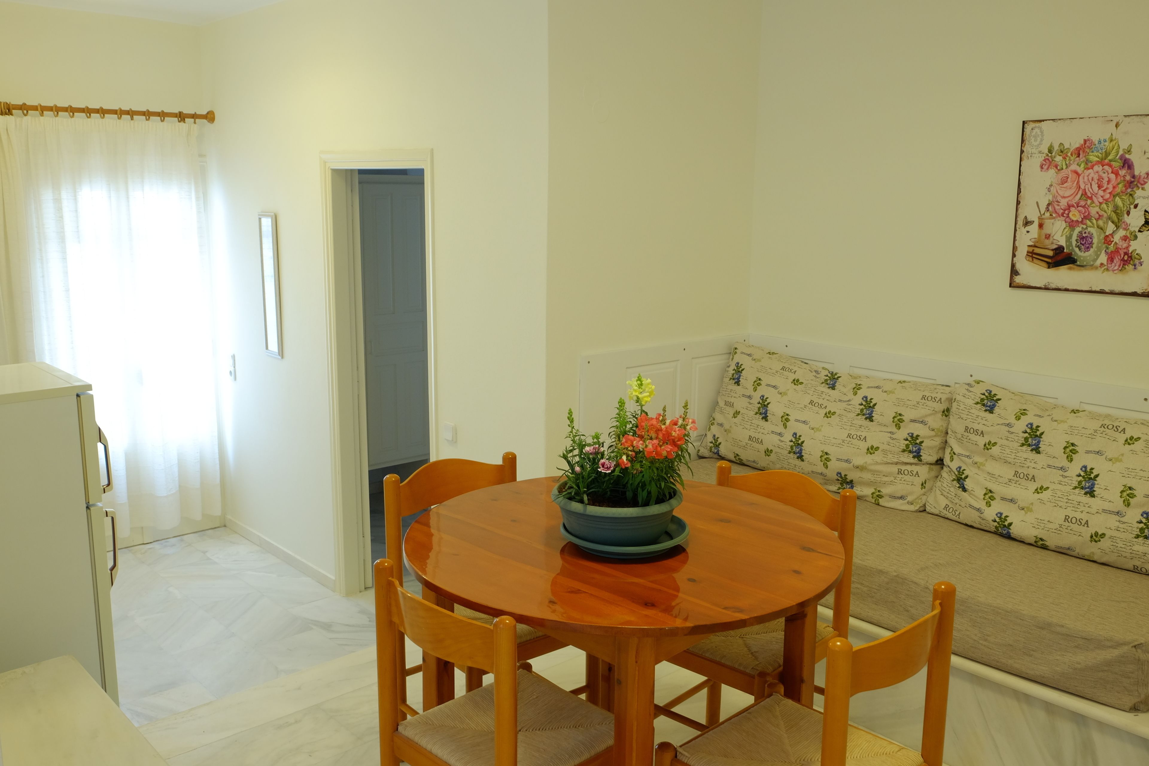 Dialinas Apartments