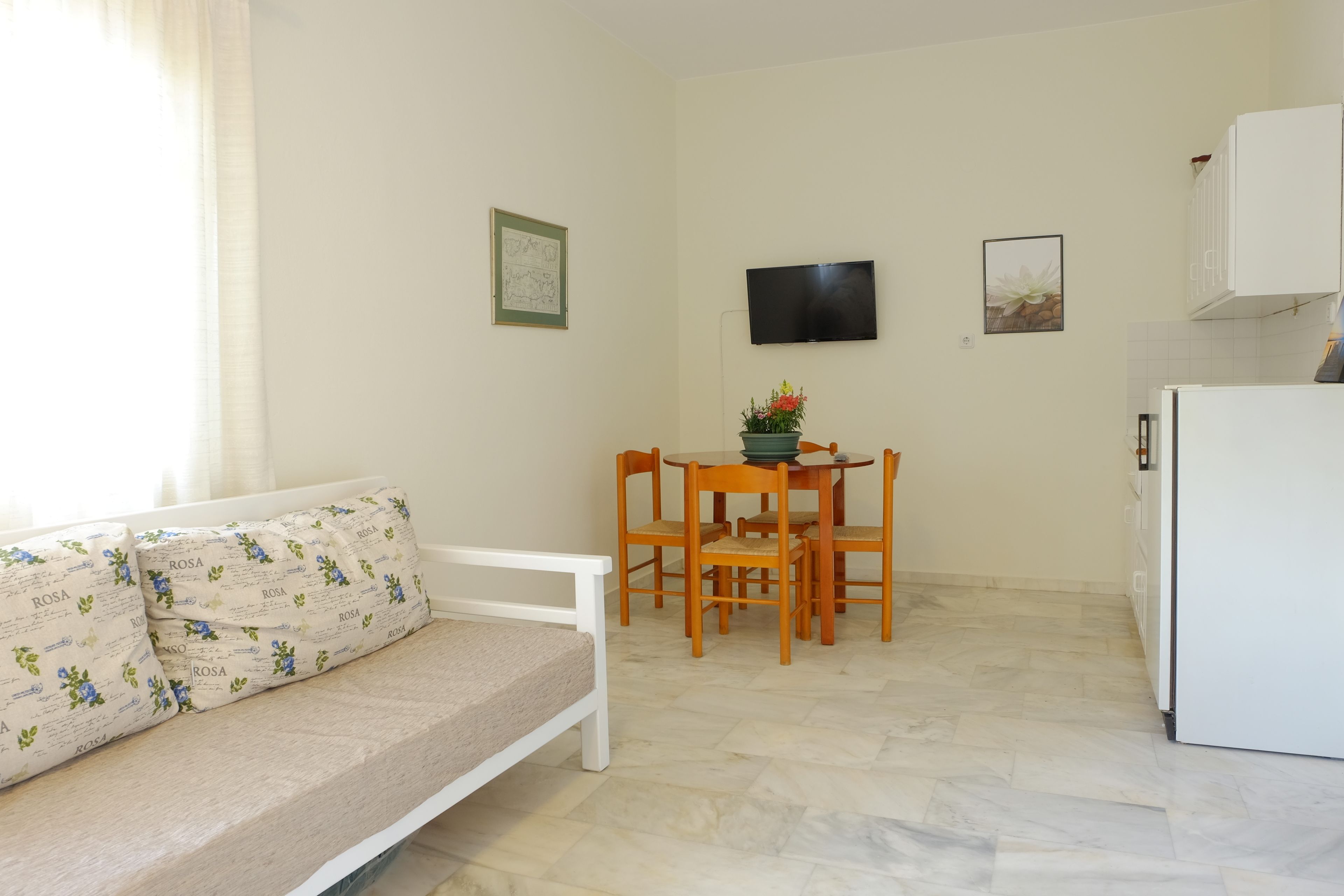Dialinas Apartments
