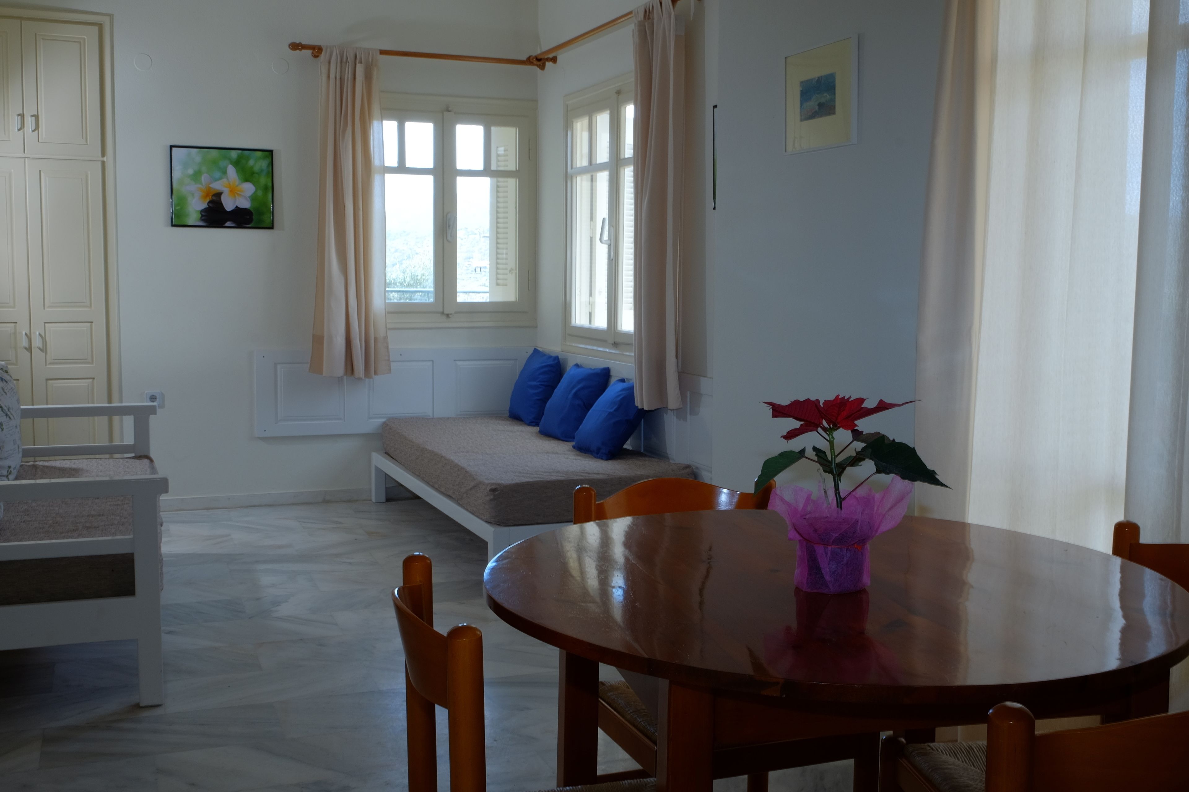 Dialinas Apartments