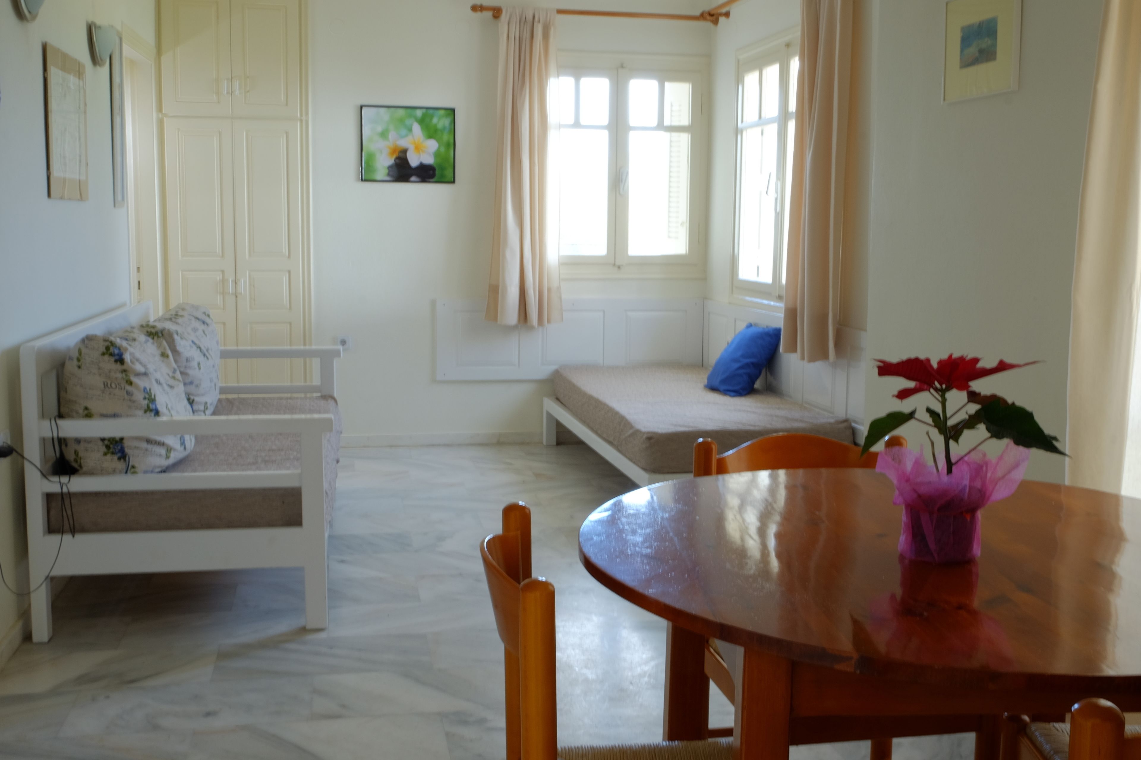 Dialinas Apartments