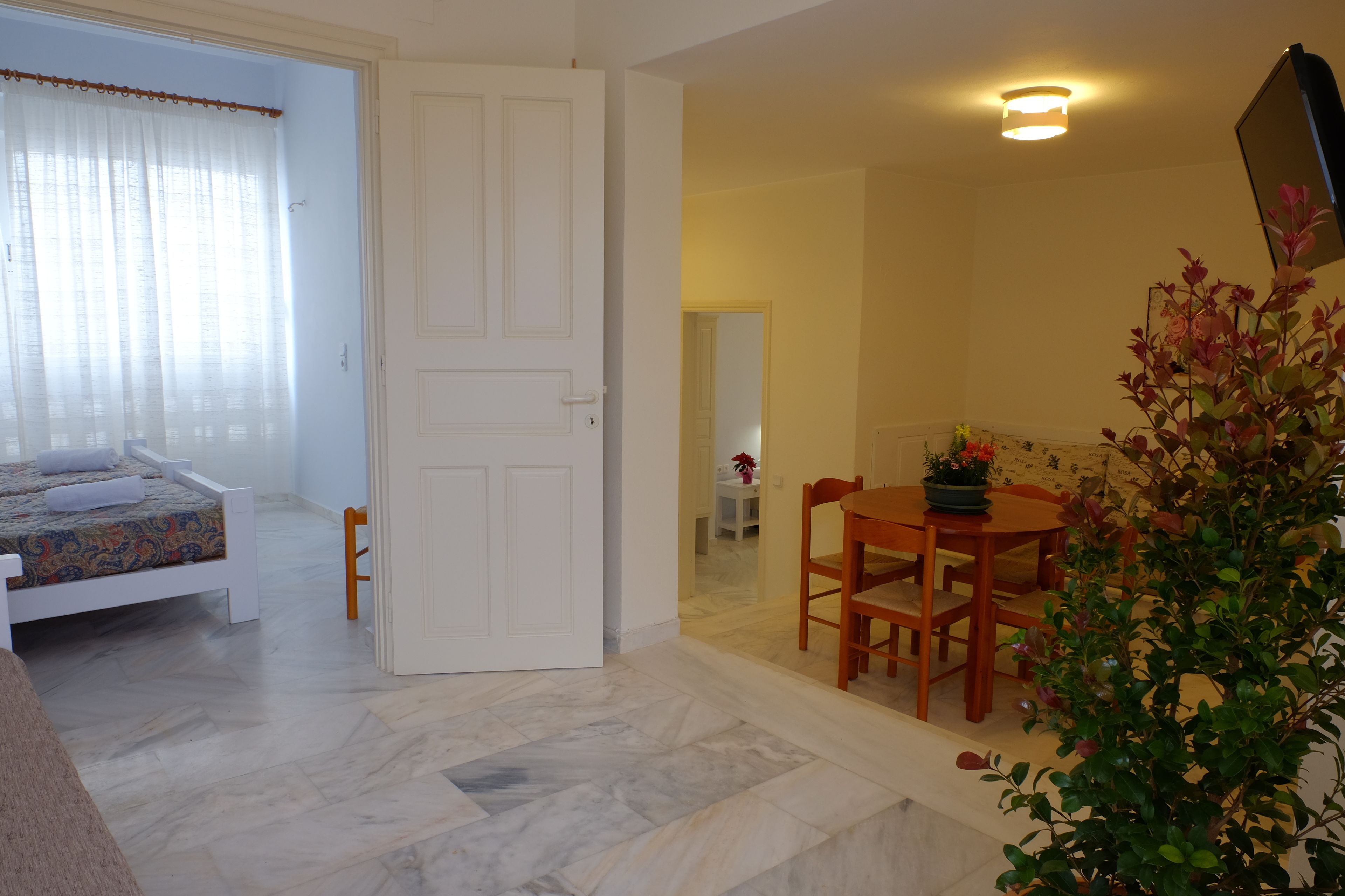 Dialinas Apartments