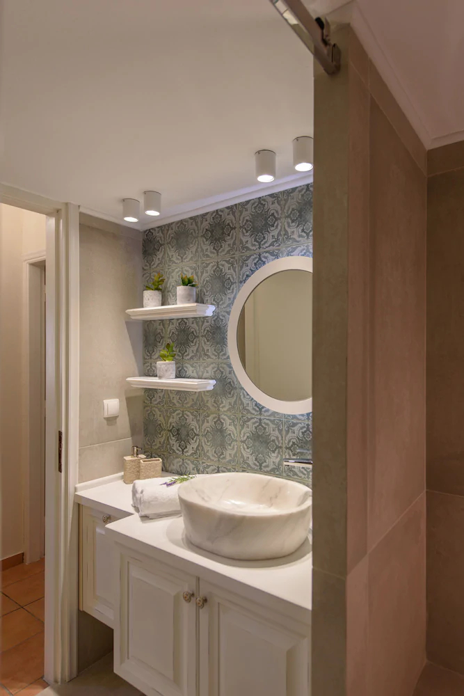 Tarsia Homes & Suites