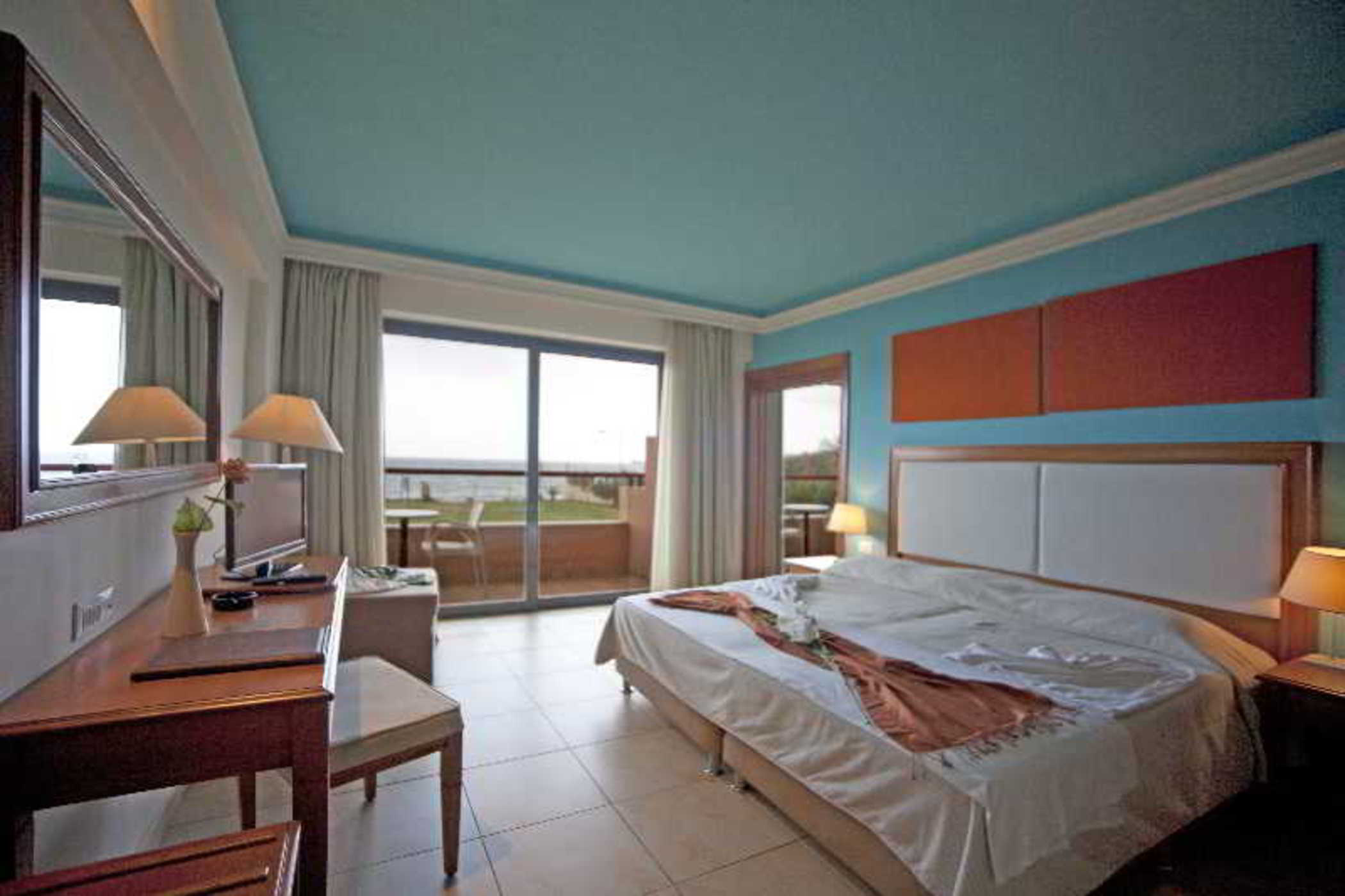 Kiani Beach Resort