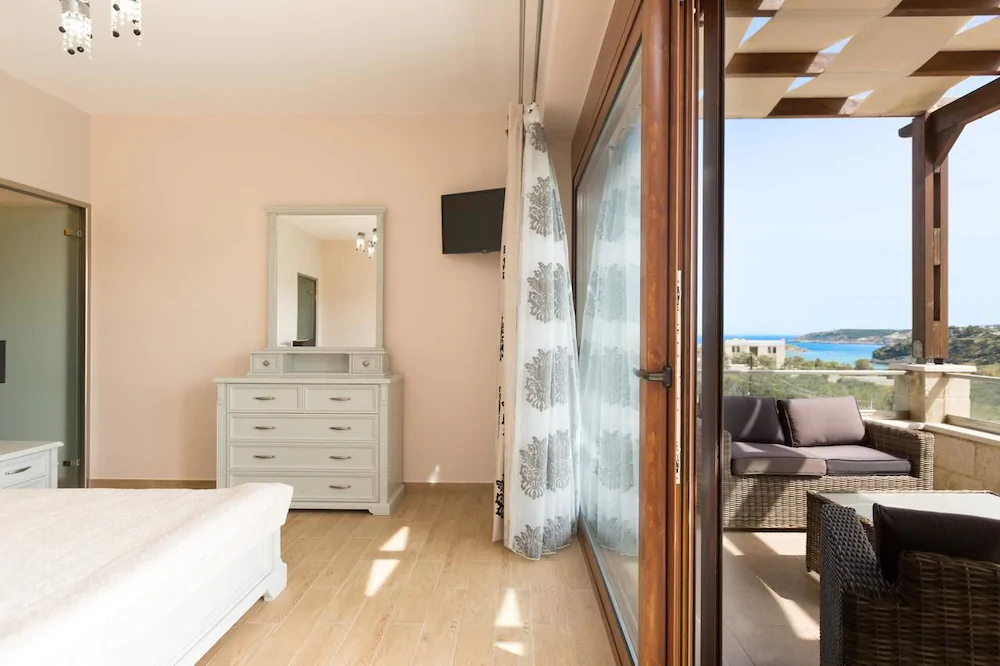 Levanda Luxury Stone Villa