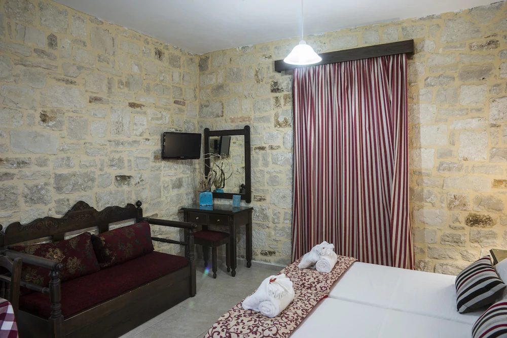 Porto Kalyves Hotel Seaside Apartments