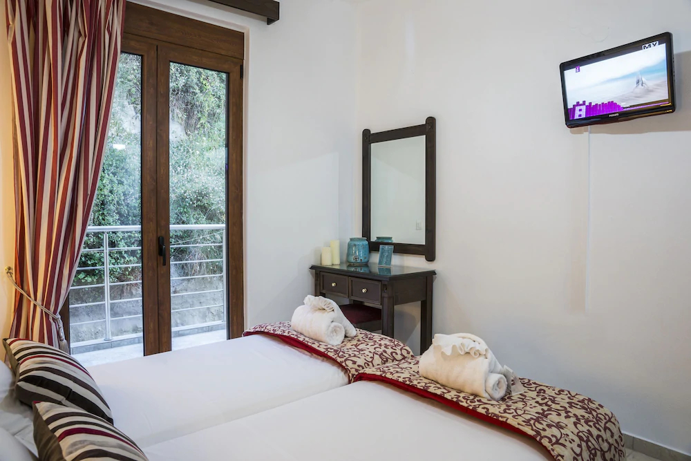 Porto Kalyves Hotel Seaside Apartments